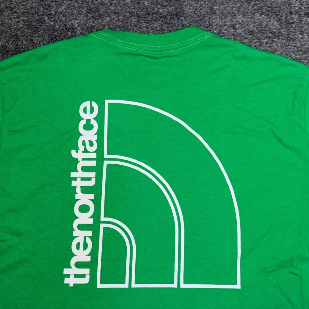 The North Face Mens Outline Tee Optic Emerald Green T-Shirt NF0A8CNX‎ Small